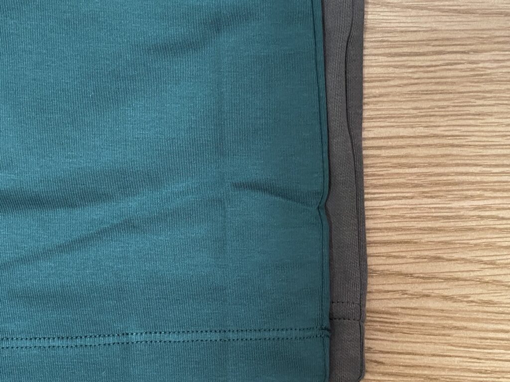 ユニクロのエアリズムコットンTシャツとエアリズムコットンオーバーサーズTシャツ（5分袖）の身丈と身幅の比較