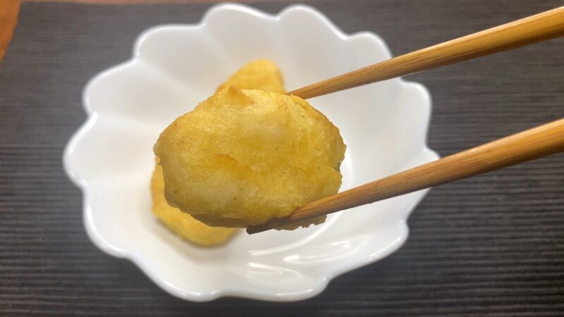 オーブントースターで加熱した業務スーパーのチキンナゲット。衣がほどよく乾いて香ばしい焼き色に仕上がっている