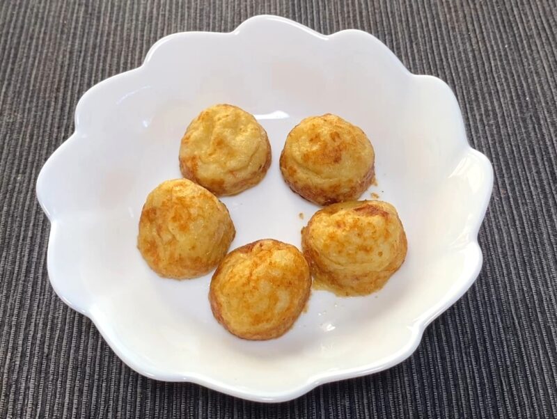 電子レンジ調理後 熱々の冷凍たこ焼き ふっくらした仕上がり