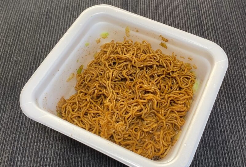 ON365 ソース焼きそば 完成 盛り付け 具材 キャベツ 濃厚ソース焼きそば