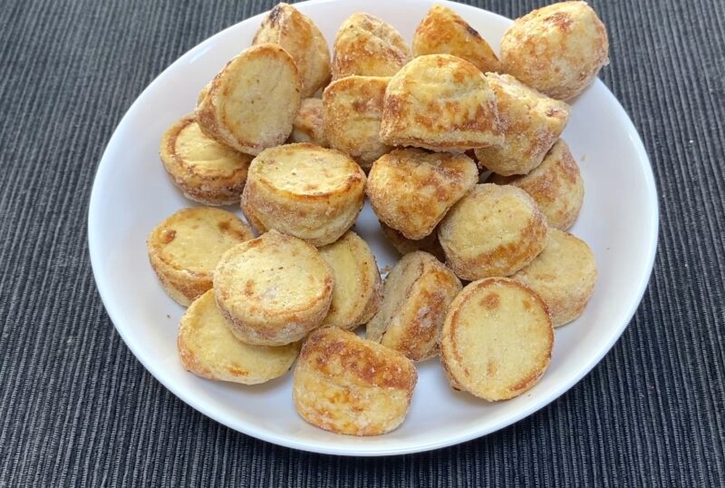 冷凍状態のたこ焼き 26個入り 中身の様子 底が平らな形状