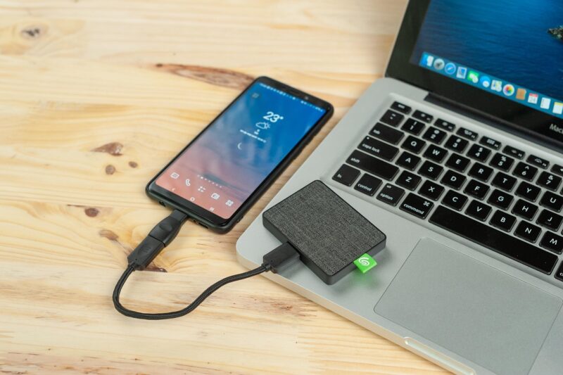 バックアップや動画保存にはSSDが必要