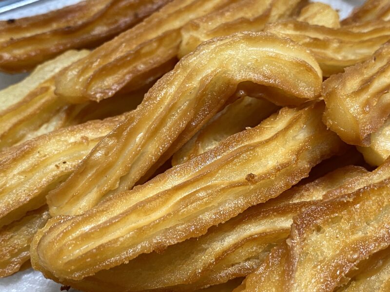 ュロスの表面 溝の焼き色とサクサクした質感の拡大