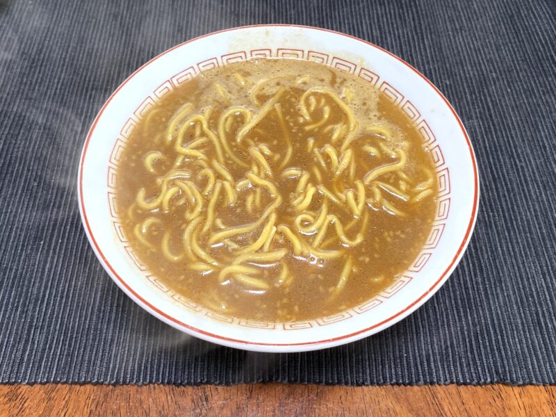 山岡家乾麺・特製味噌のトッピングなし完成品・白味噌ベースのマイルドなスープと太麺